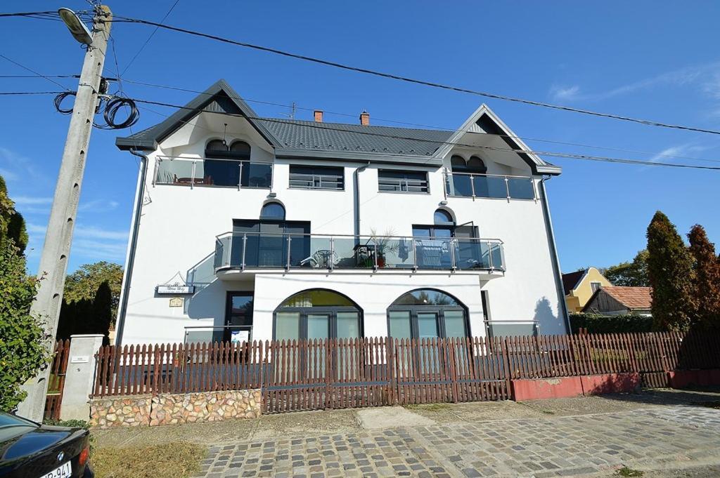 Nora Ház Hajdúszoboszló Hotel Exterior foto